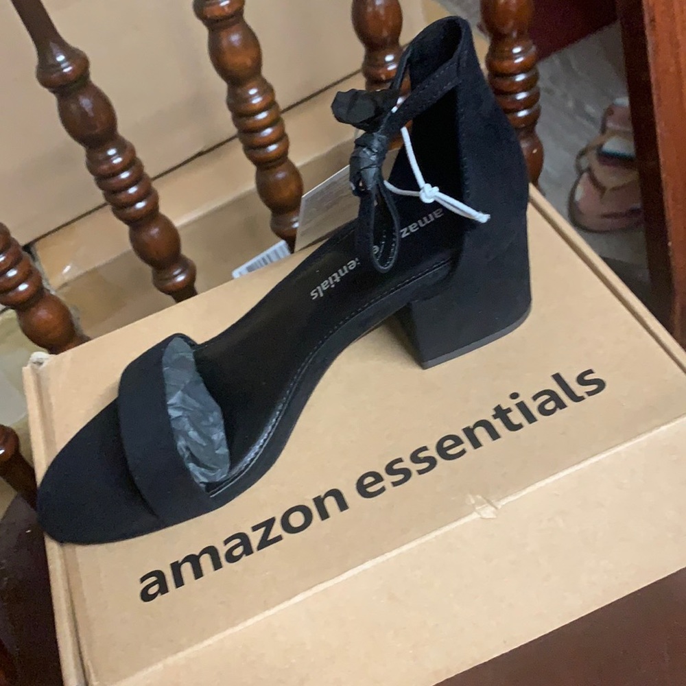 Amazon Essentials black heeled sandals 7.5